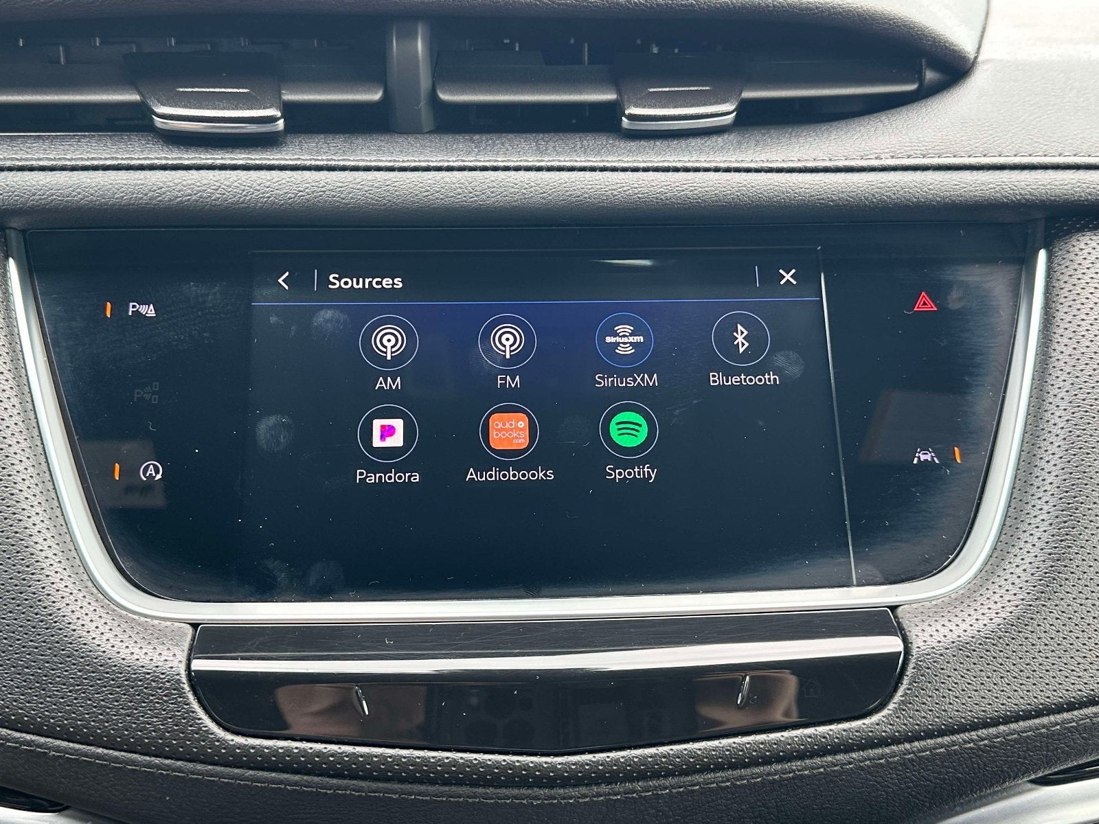 2025 Cadillac XT6 Luxury