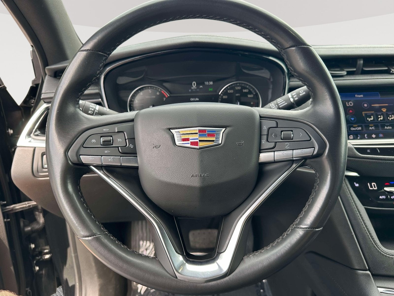 2025 Cadillac XT6 Luxury