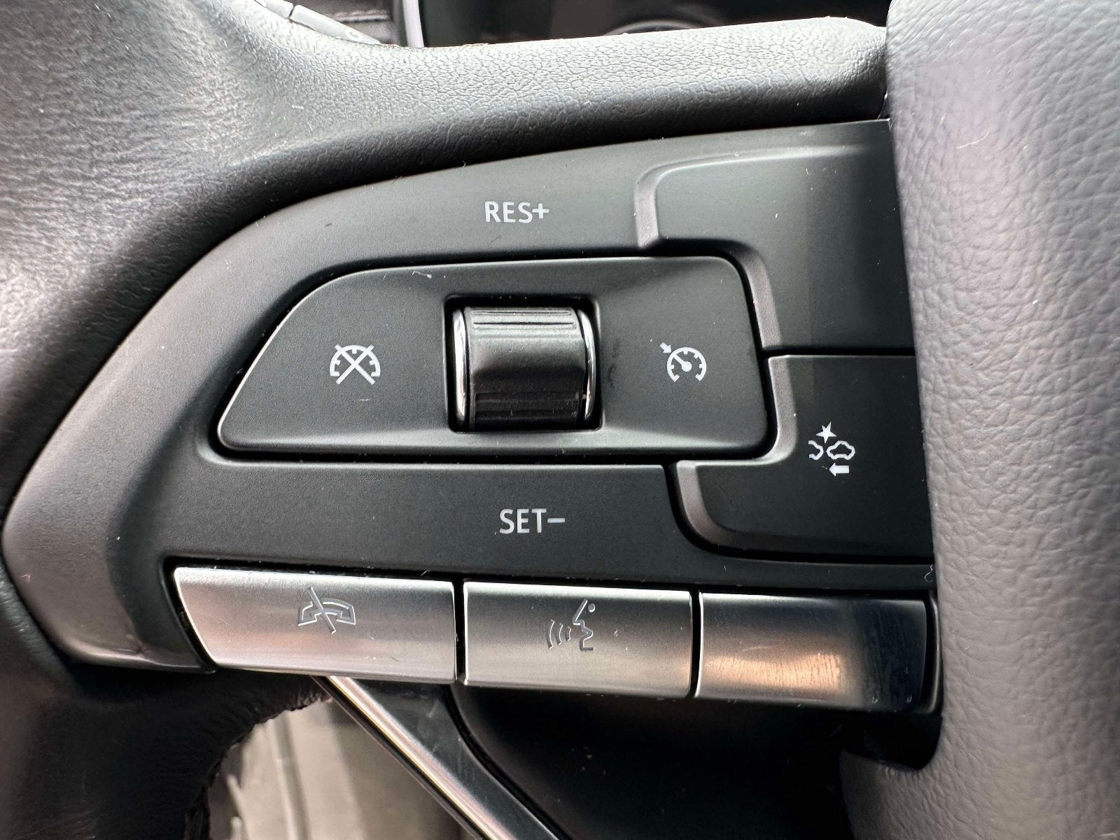 2025 Cadillac XT6 Luxury