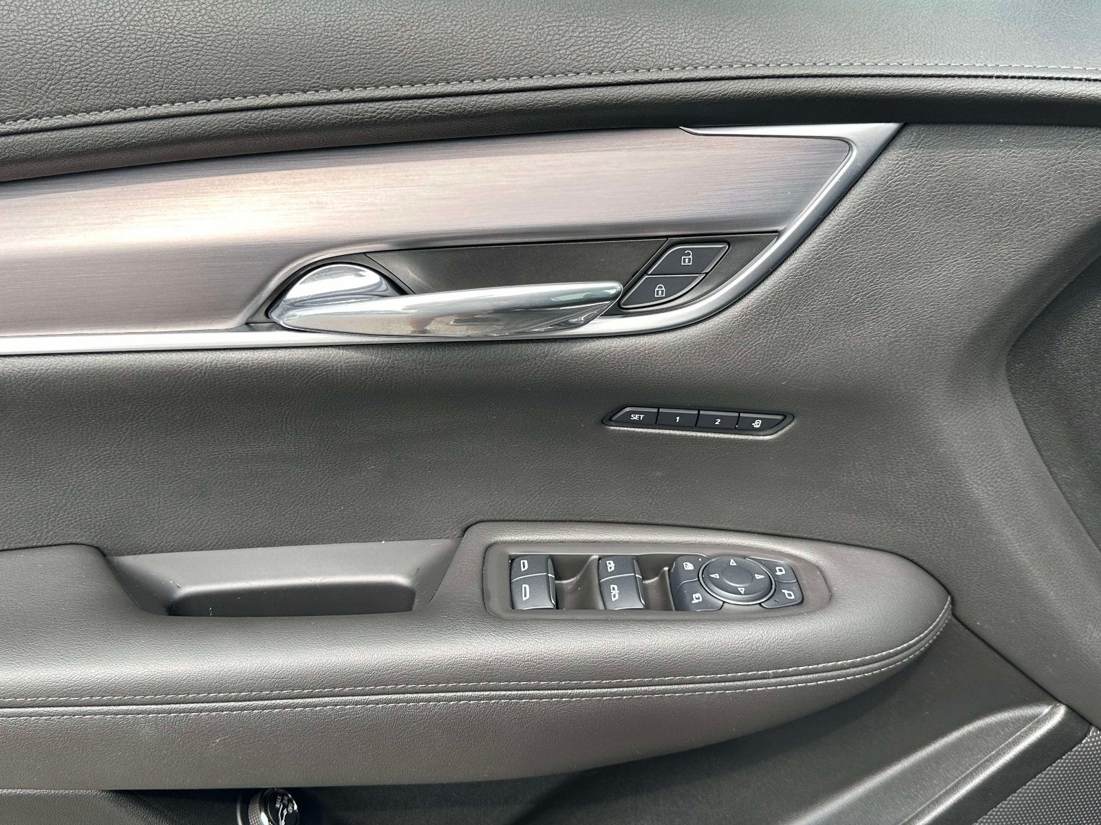 2025 Cadillac XT6 Luxury