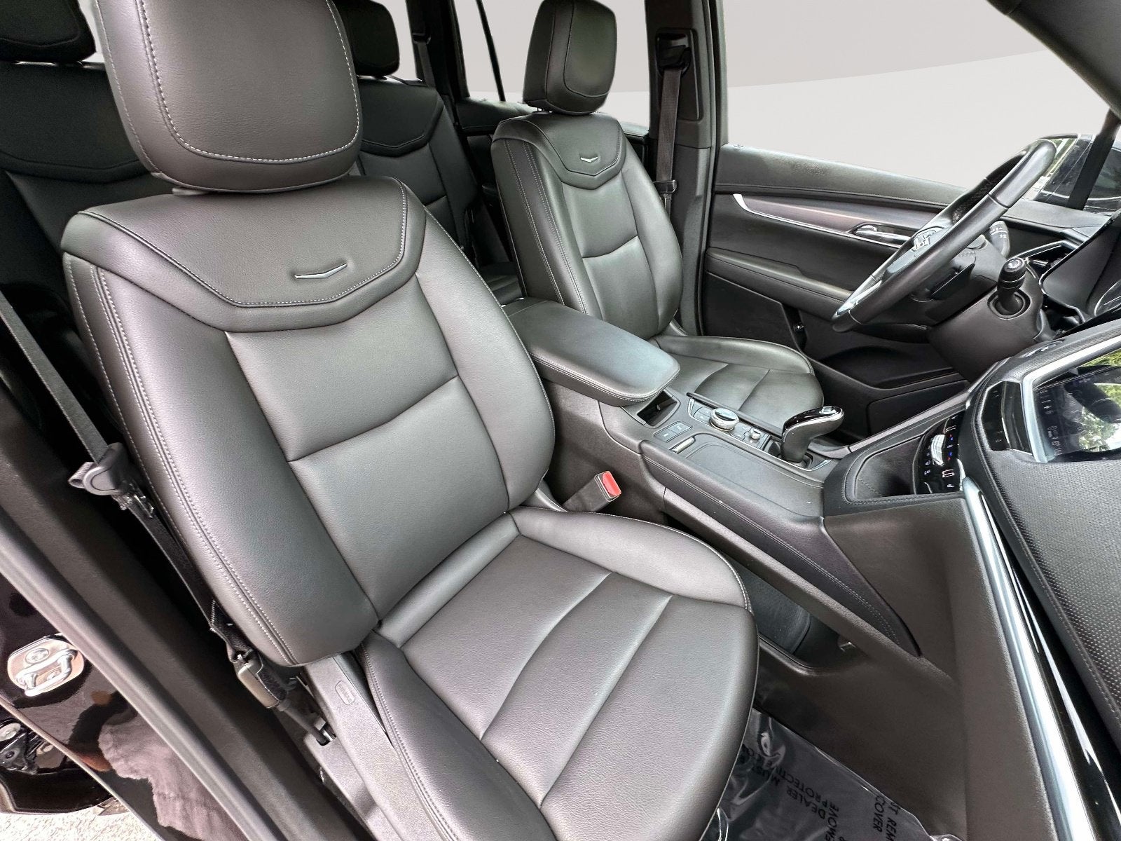 2025 Cadillac XT6 Luxury
