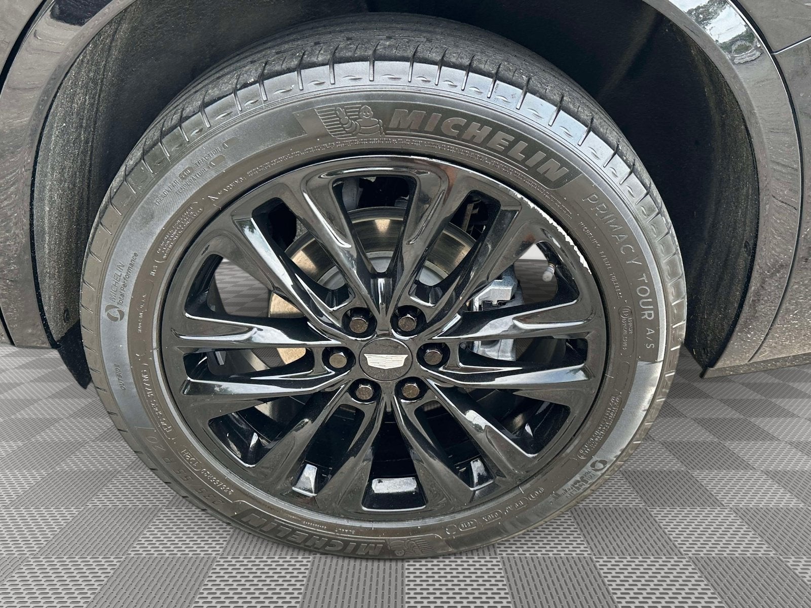 2025 Cadillac XT6 Luxury