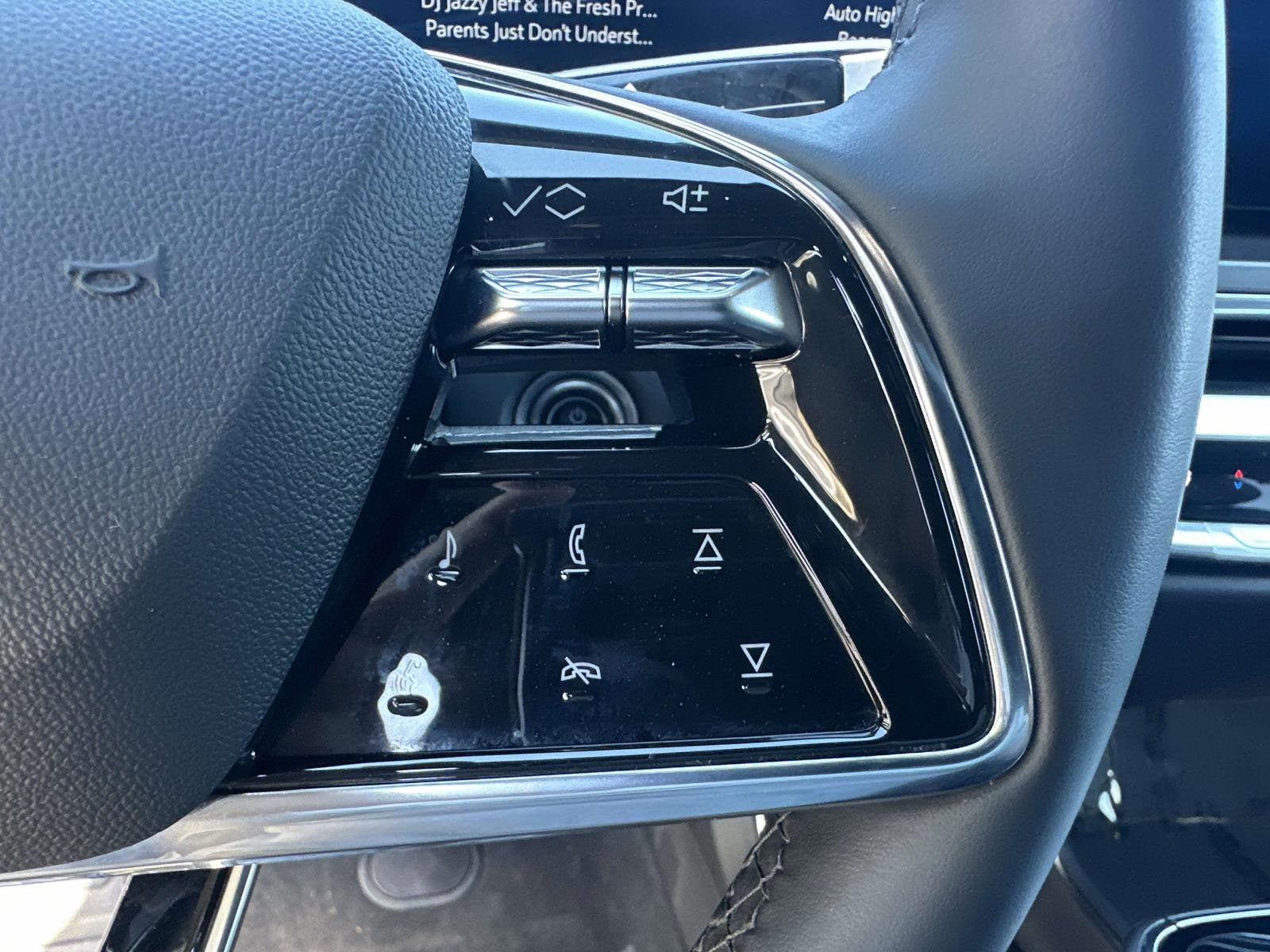 2024 Cadillac LYRIQ Tech