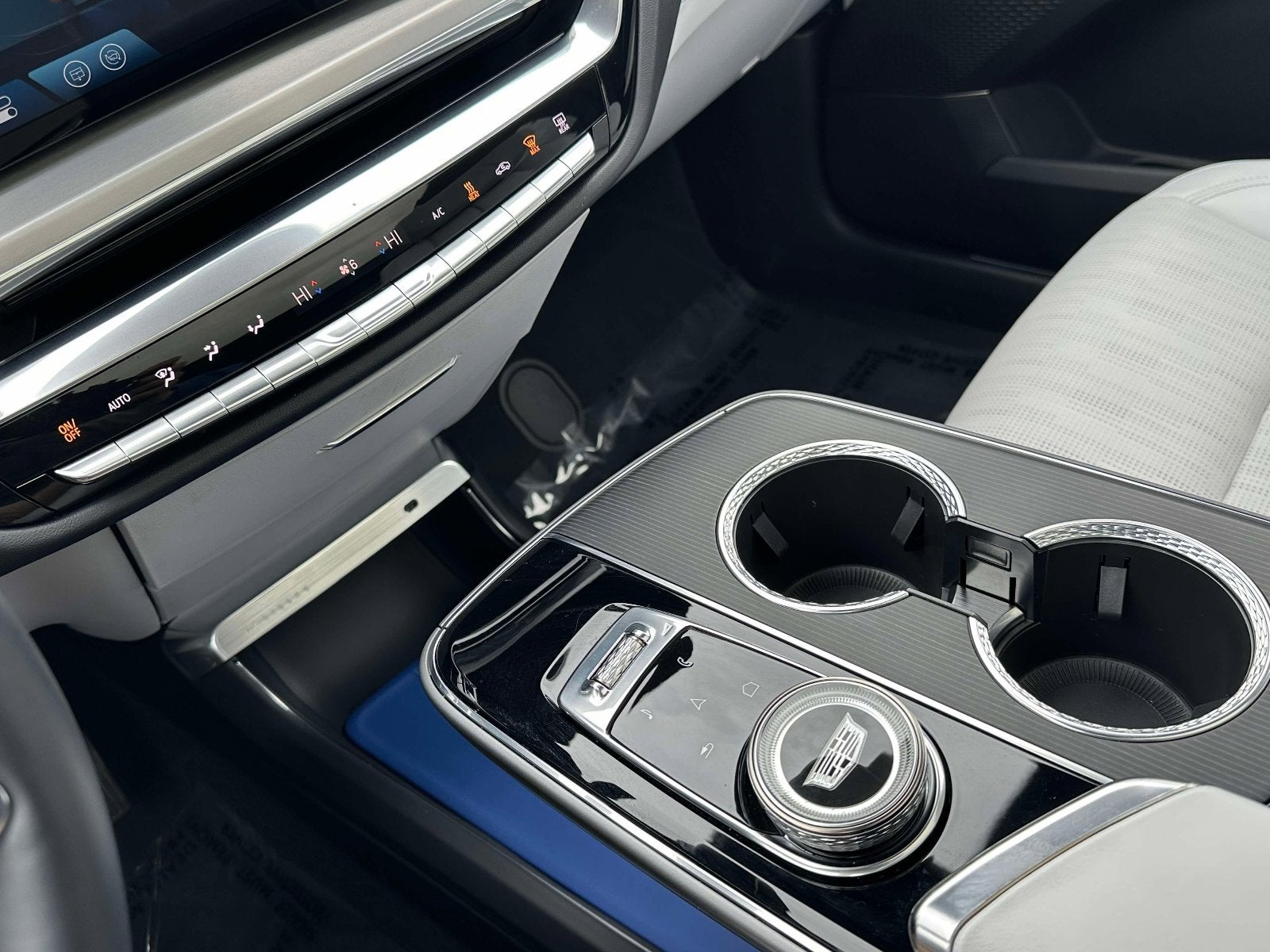 2024 Cadillac LYRIQ Sport 1