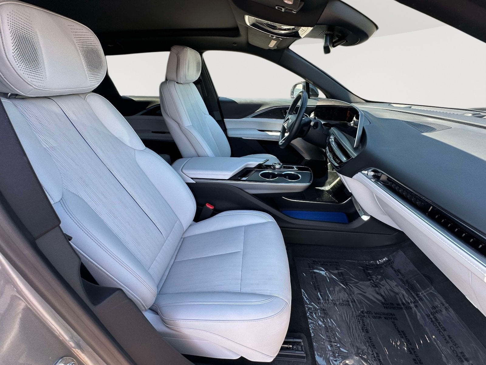 2024 Cadillac LYRIQ Sport 2