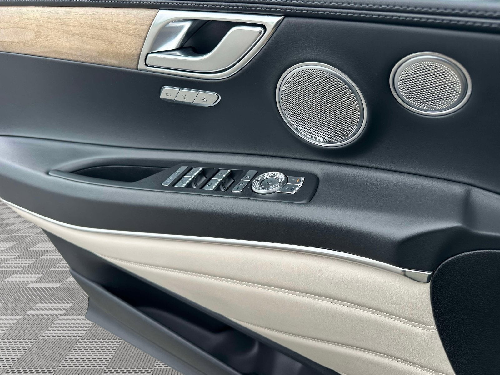 2023 Genesis GV80 Base