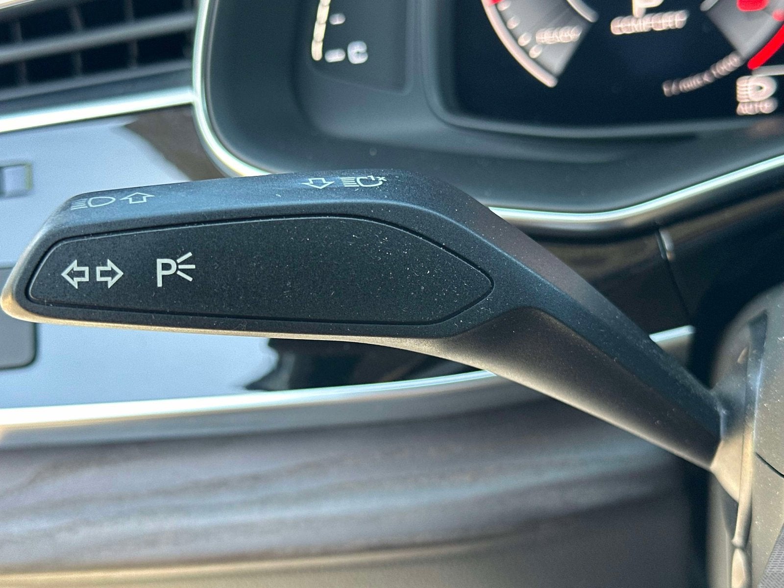 2019 Audi Q8 Premium Plus