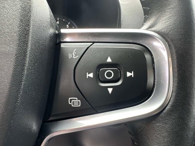 2020 Volvo XC40 Momentum