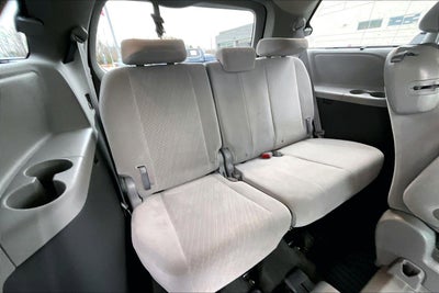 2017 Toyota Sienna LE Auto Access Seat